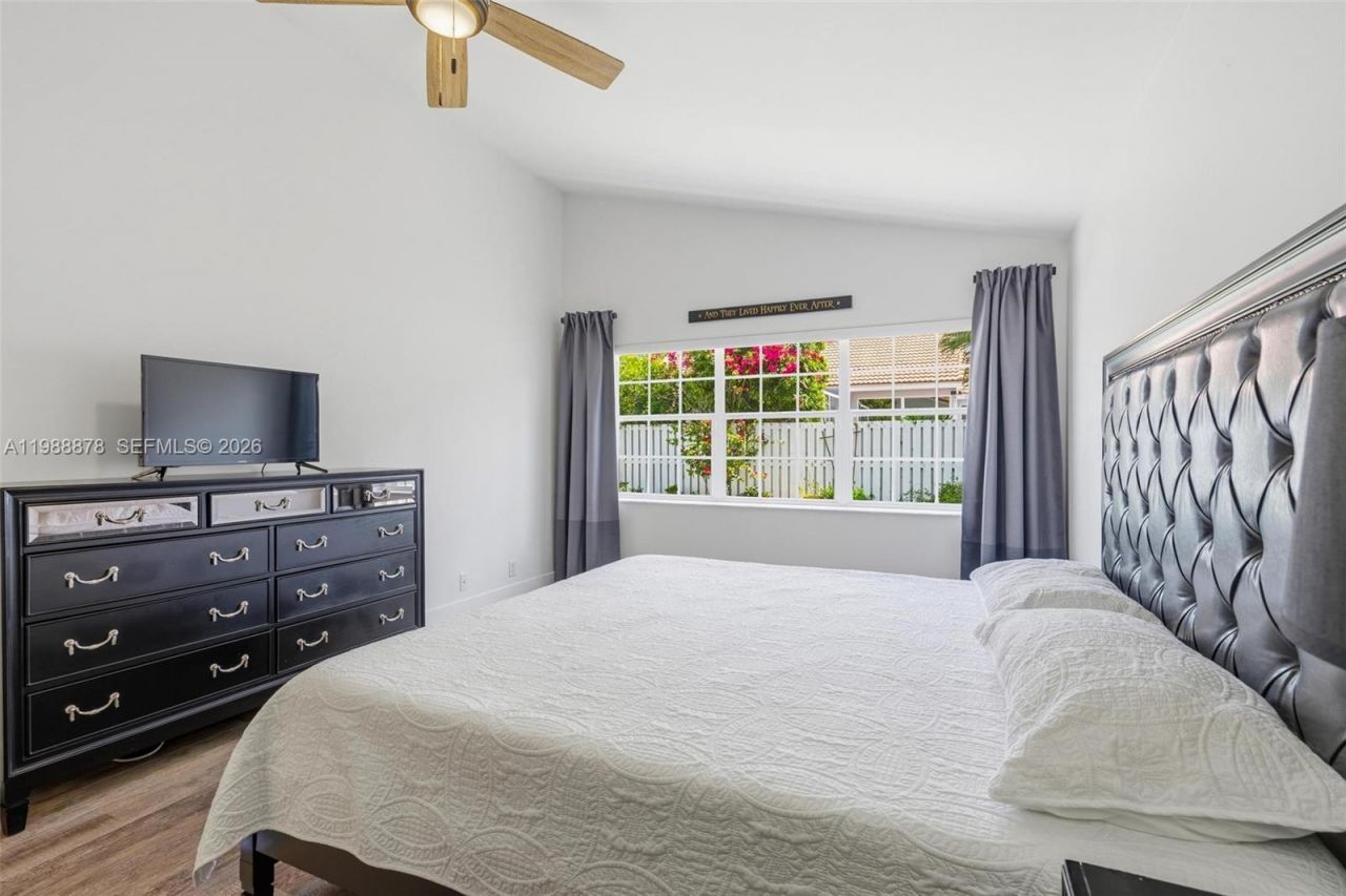 1315 Bayview Cir , Weston, FL 33326 Photo