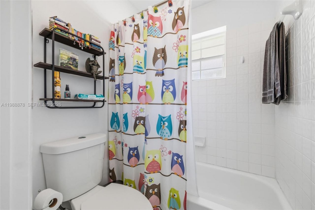 1315 Bayview Cir , Weston, FL 33326 Photo