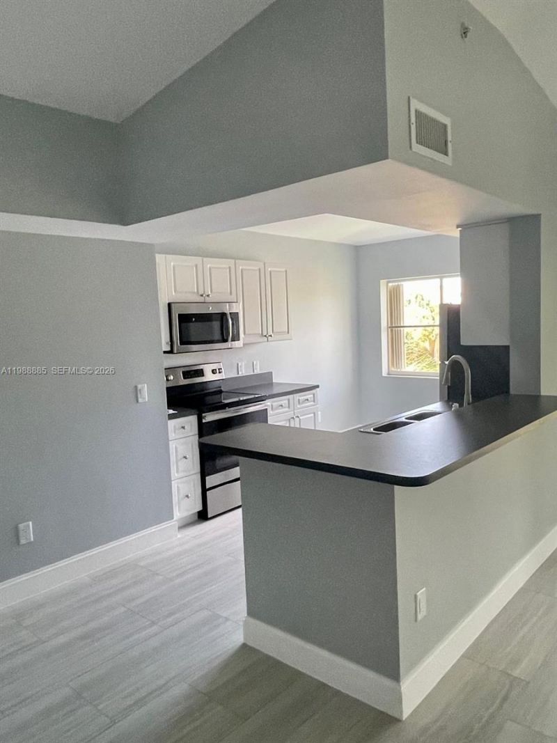 165 NW 96th Ter , Unit 3-308, Pembroke Pines, FL 33024 Photo