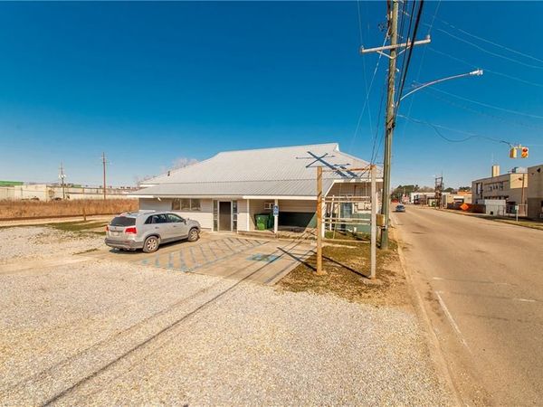 335 AUSTIN Street , Bogalusa, LA 70427