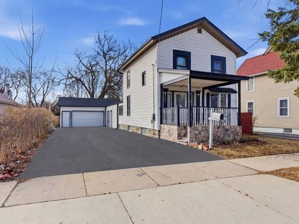 557 Binder Street , Aurora, IL 60505