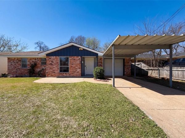 520 Hillside Drive , Sherman, TX 75090