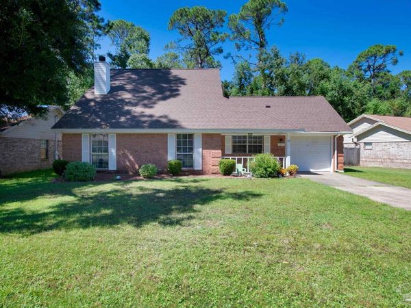 7690 Old Hickory Dr, Pensacola, FL 32507