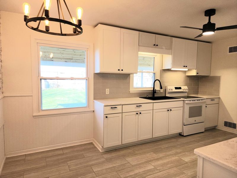 1124 Erie Avenue, Bellefontaine, OH 43311 Photo 3