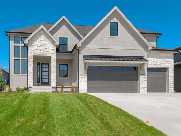 1716 SW Arbor Park Drive, Lee's Summit, MO 64082