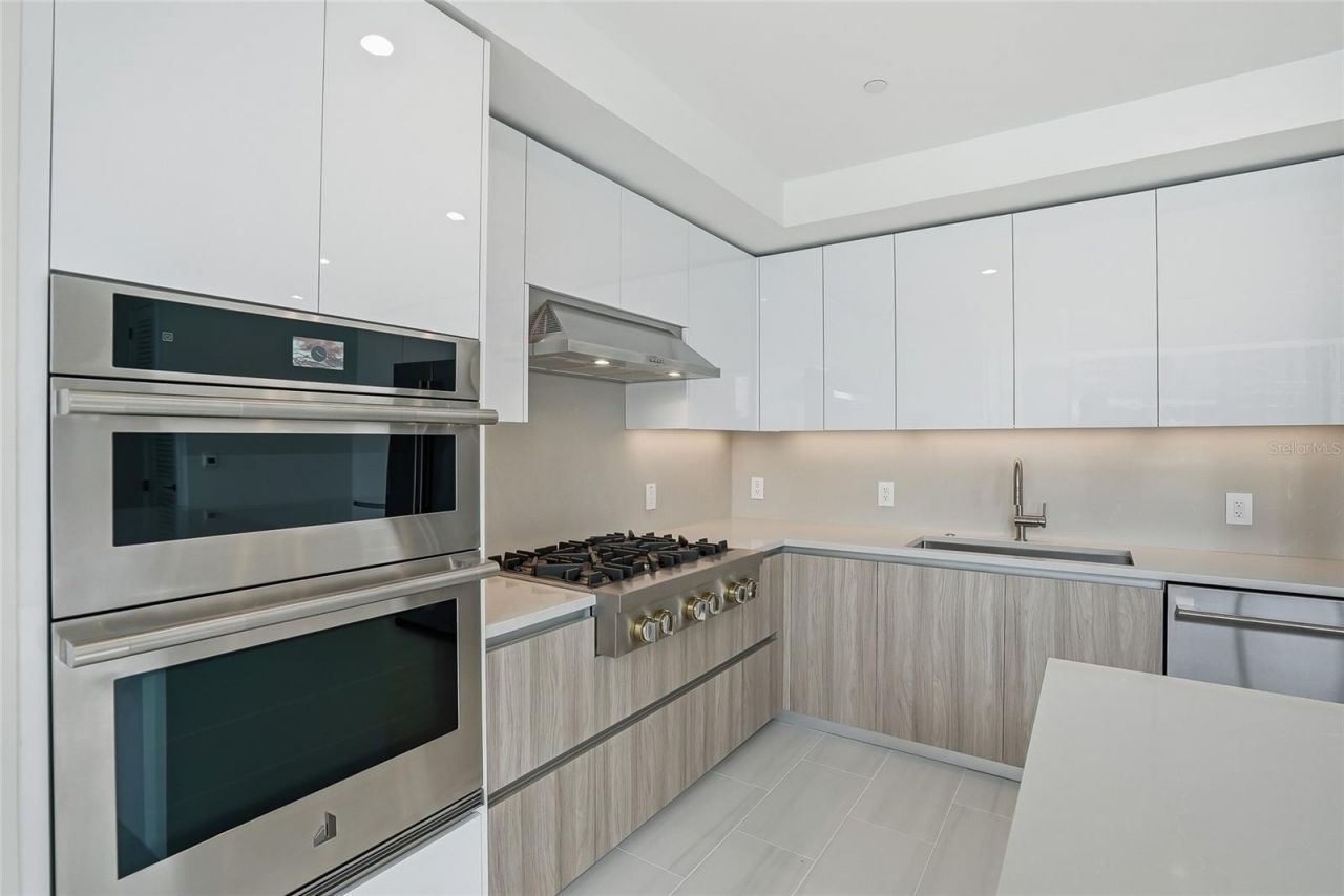 400 Central Avenue, Unit 303, Saint Petersburg, FL 33701 Photo