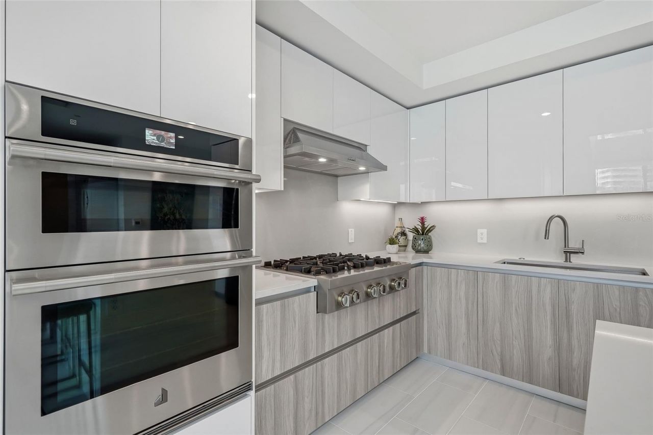 400 Central Avenue, Unit 303, Saint Petersburg, FL 33701 Photo