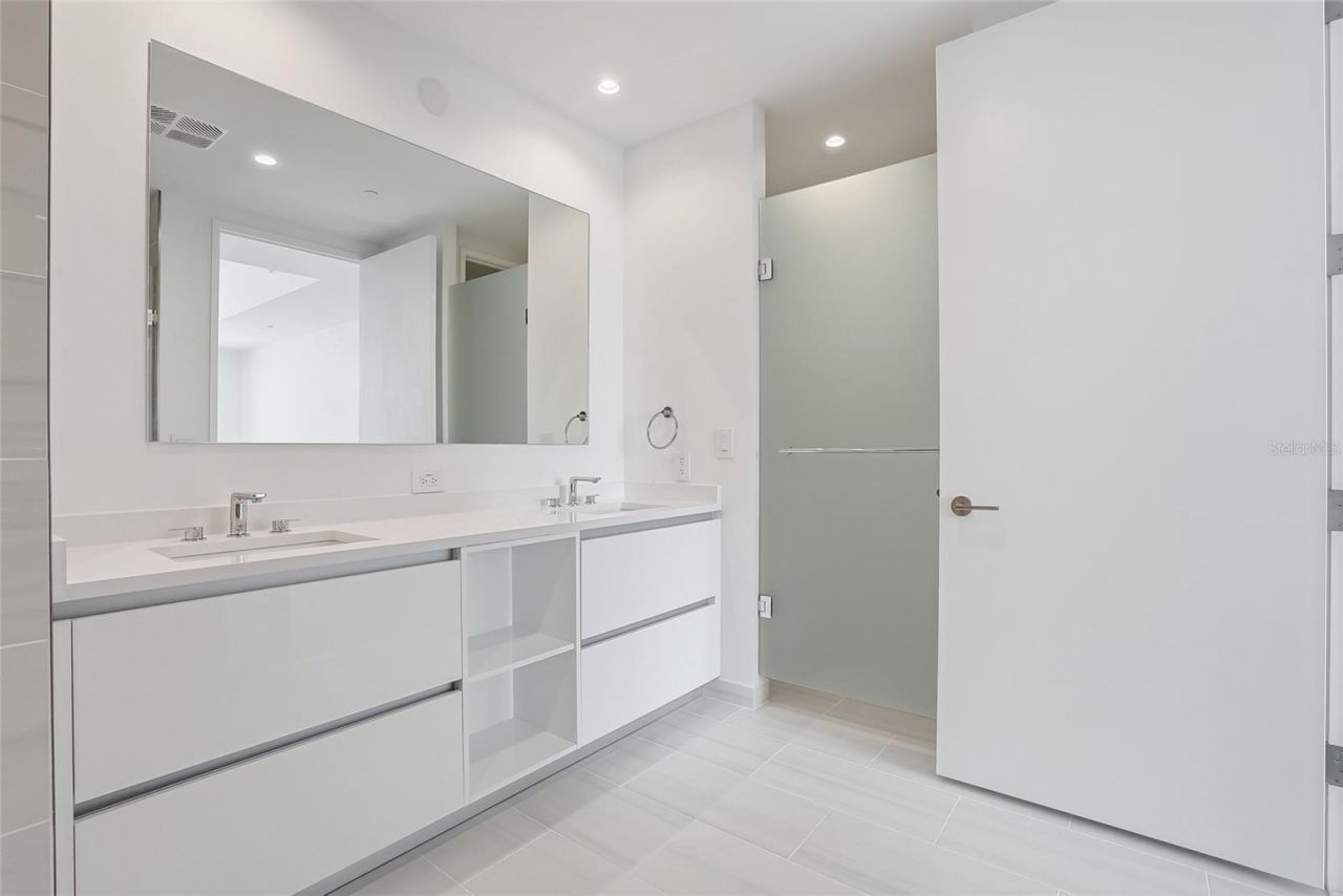 400 Central Avenue, Unit 303, Saint Petersburg, FL 33701 Photo