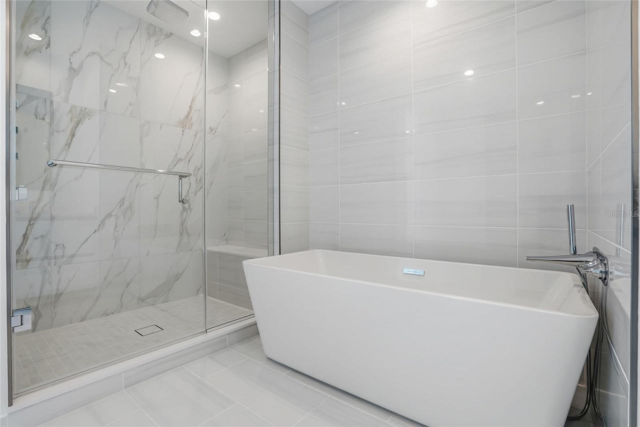 400 Central Avenue, Unit 303, Saint Petersburg, FL 33701 Photo