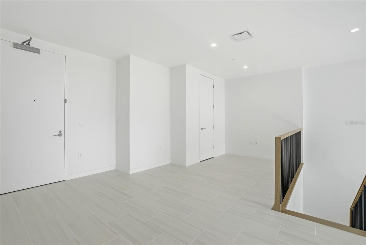 400 Central Avenue, Unit 303, Saint Petersburg, FL 33701 Photo