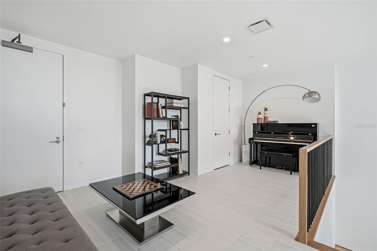400 Central Avenue, Unit 303, Saint Petersburg, FL 33701 Photo