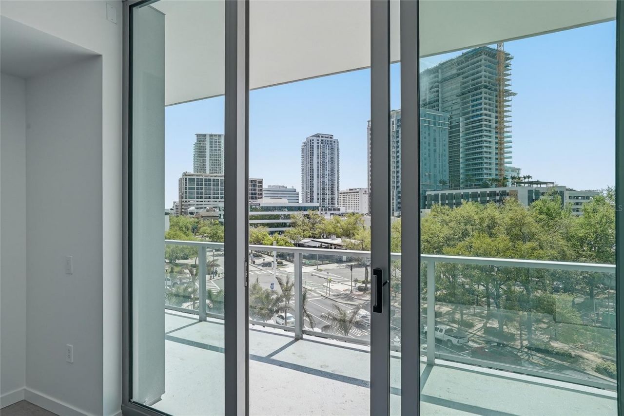 400 Central Avenue, Unit 303, Saint Petersburg, FL 33701 Photo