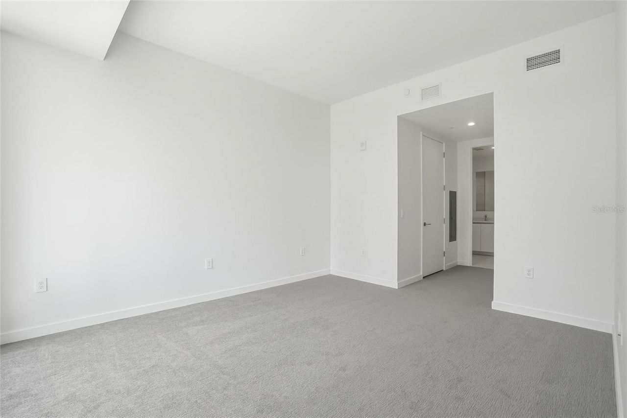 400 Central Avenue, Unit 303, Saint Petersburg, FL 33701 Photo