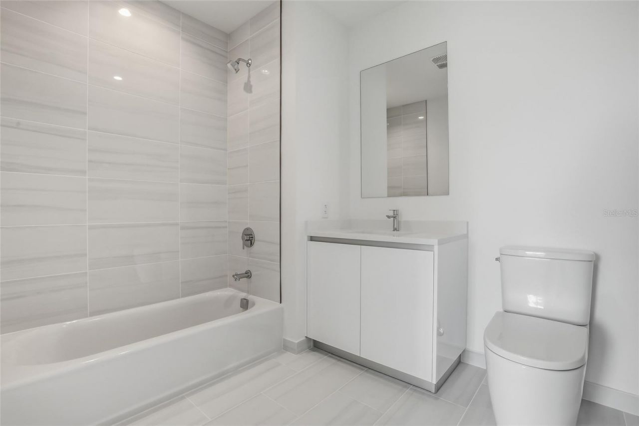 400 Central Avenue, Unit 303, Saint Petersburg, FL 33701 Photo