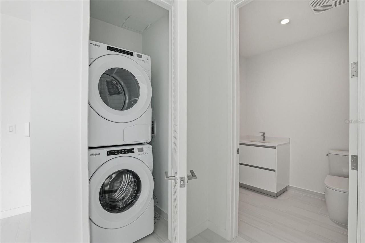 400 Central Avenue, Unit 303, Saint Petersburg, FL 33701 Photo