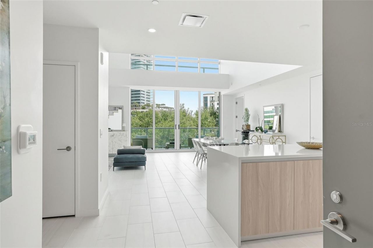 400 Central Avenue, Unit 303, Saint Petersburg, FL 33701 Photo