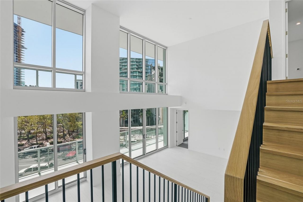 400 Central Avenue, Unit 303, Saint Petersburg, FL 33701 Photo