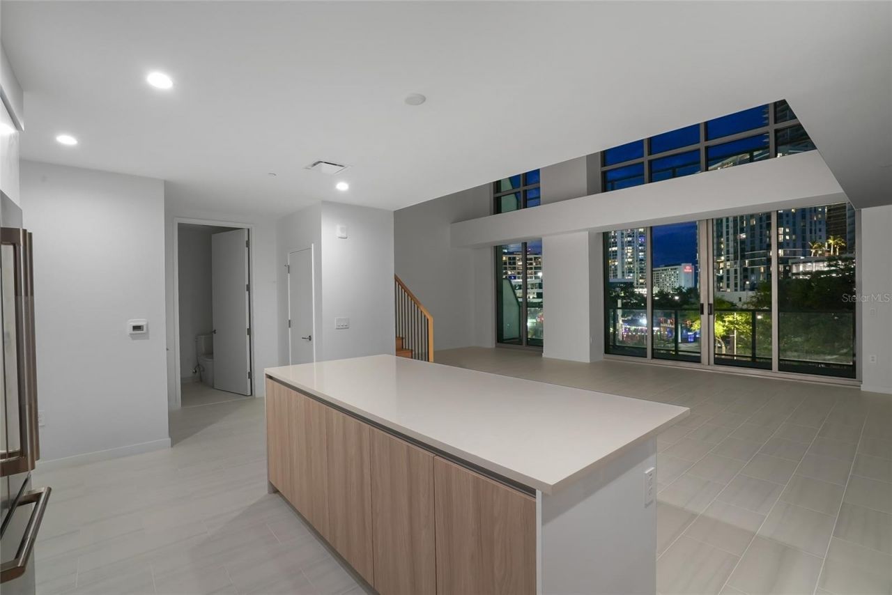400 Central Avenue, Unit 303, Saint Petersburg, FL 33701 Photo