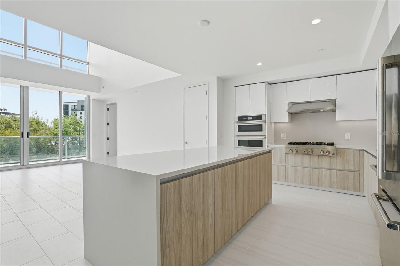 400 Central Avenue, Unit 303, Saint Petersburg, FL 33701 Photo