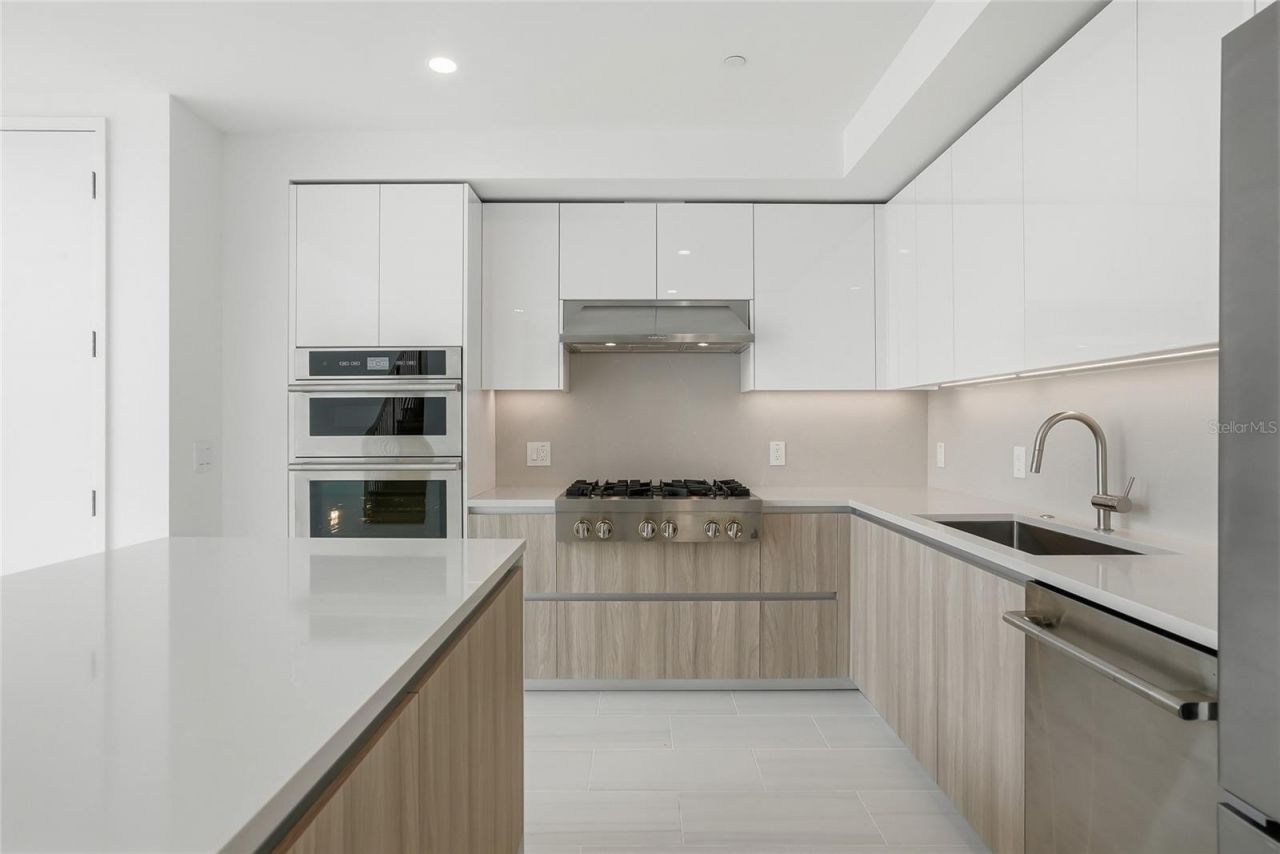 400 Central Avenue, Unit 303, Saint Petersburg, FL 33701 Photo