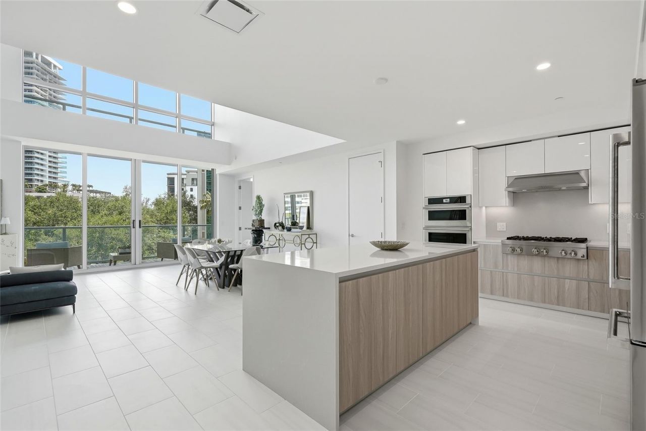 400 Central Avenue, Unit 303, Saint Petersburg, FL 33701 Photo