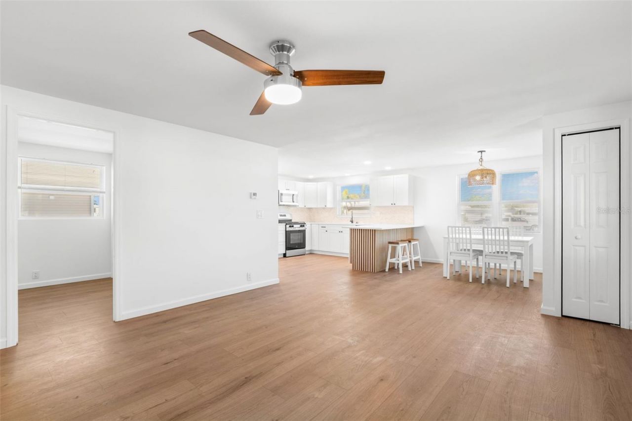 7271 Mount Arlington Drive Ne, Unit 430, Saint Petersburg, FL 33702 Photo