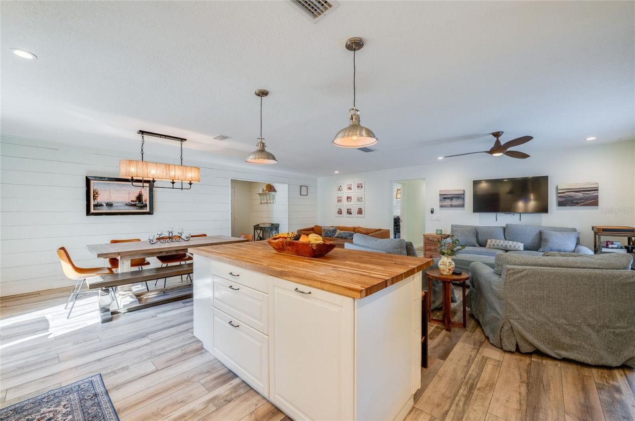 871 Lindenwood Circle E, Ormond Beach, FL 32174 Photo