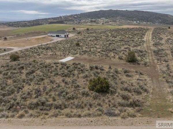 1030 E Butte Road, MENAN, ID 83434