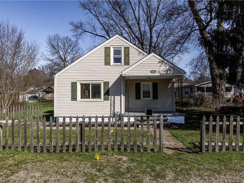 1463 4th Street, Lakemore, OH 44250 Photo 2