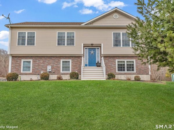 2 Ridge Valley, Newtown, CT 06482