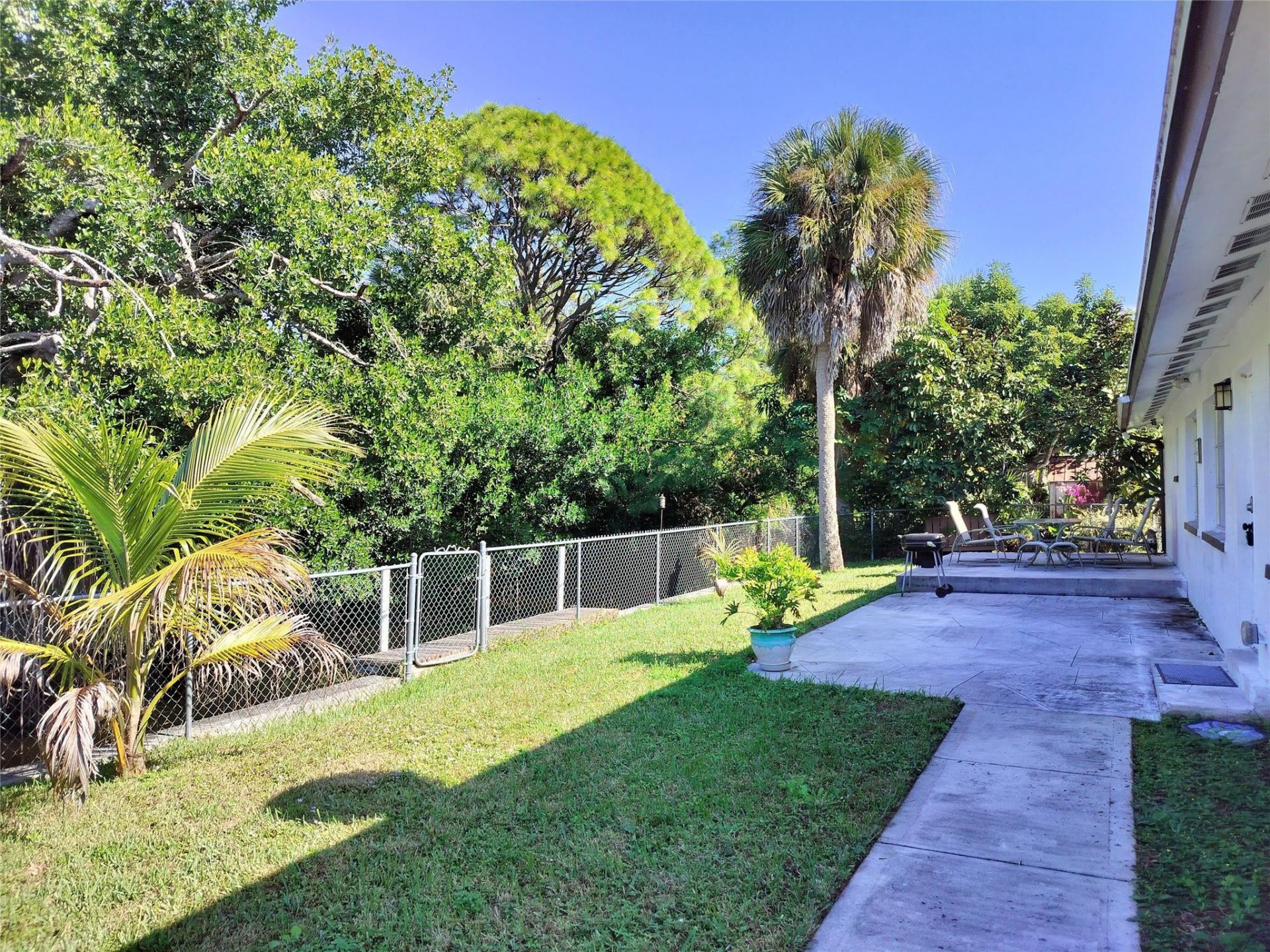 77 Cardinal Drive, North Fort Myers, FL 33917 Photo