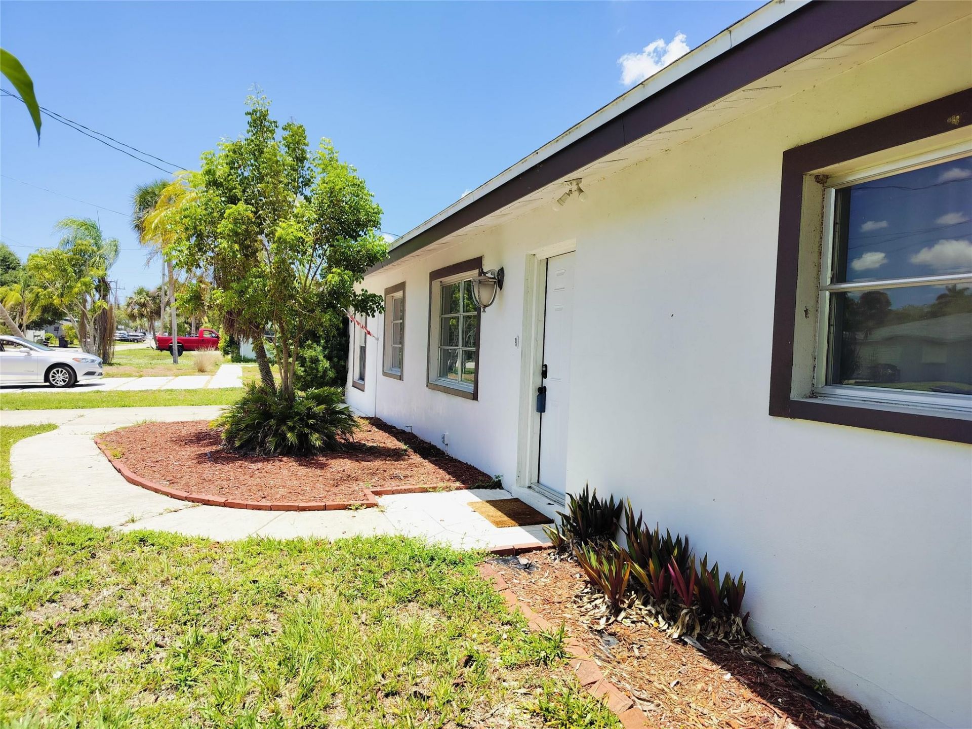 77 Cardinal Drive, North Fort Myers, FL 33917 Photo