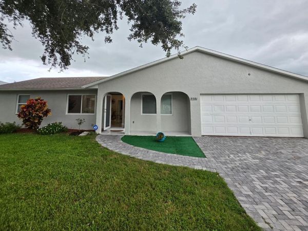 2281 SE Belvedere Street, Port St. Lucie, FL 34984