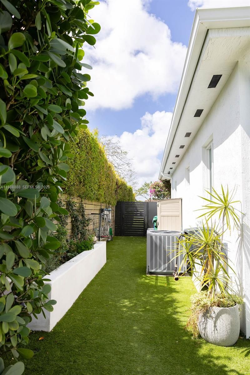 3205 SW 68th Ave , Miami, FL 33155 Photo