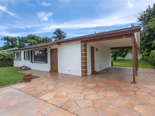 2700 N Seacrest Blvd , Boynton Beach, FL 33435