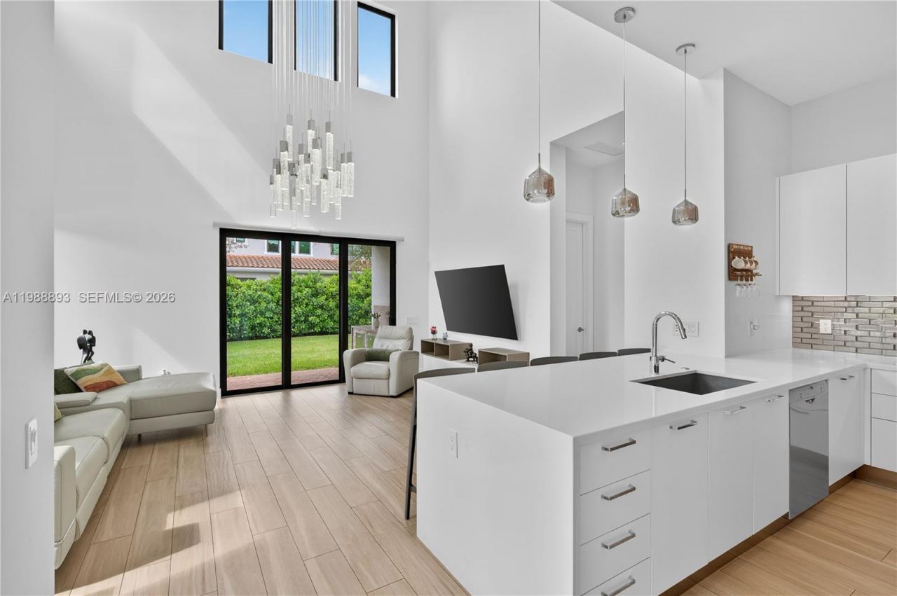 5999 E Brookfield Cir E , Hollywood, FL 33312 Photo