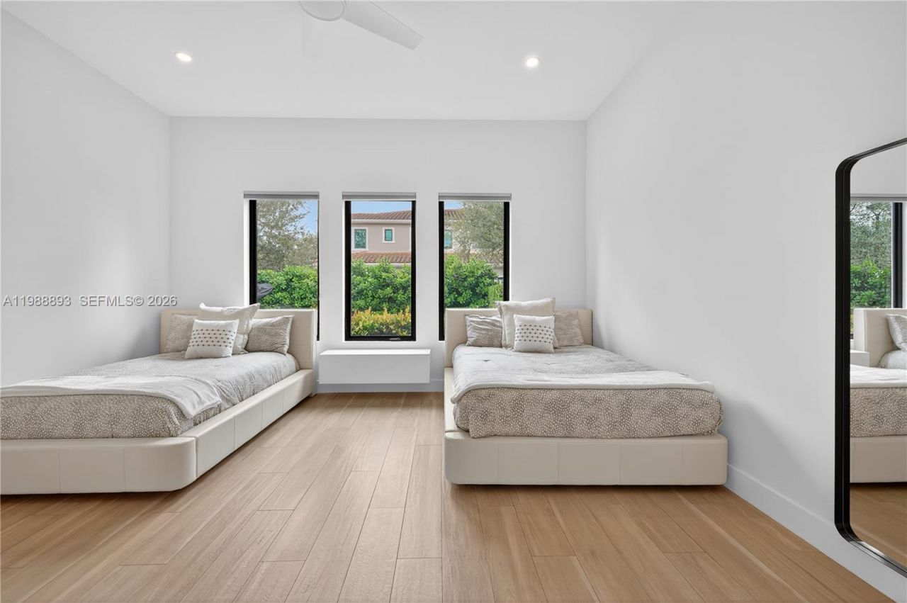 5999 E Brookfield Cir E , Hollywood, FL 33312 Photo