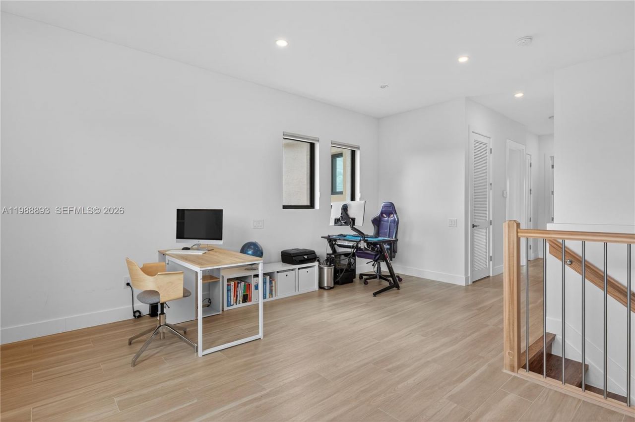 5999 E Brookfield Cir E , Hollywood, FL 33312 Photo