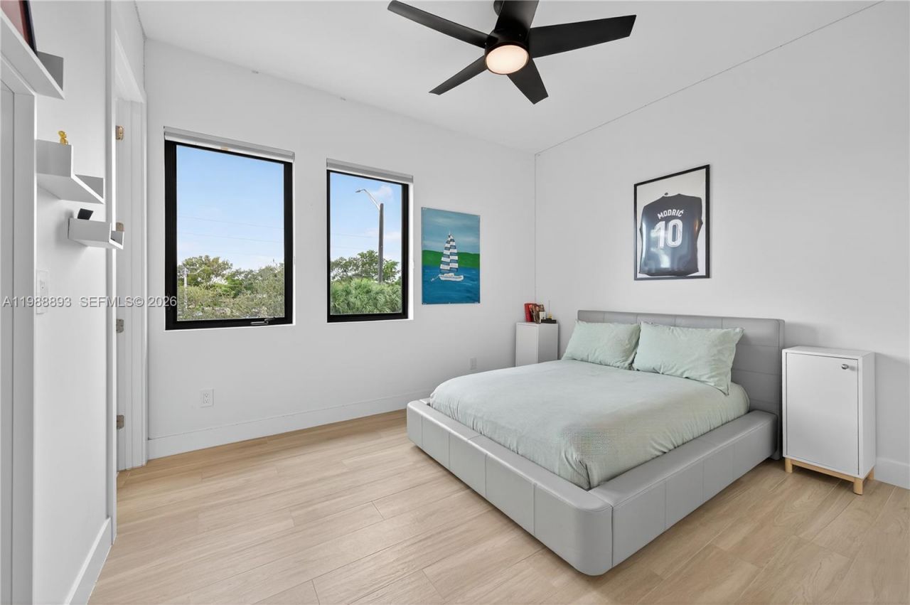 5999 E Brookfield Cir E , Hollywood, FL 33312 Photo