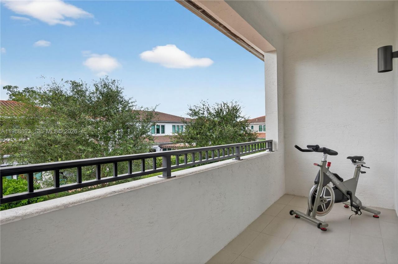 5999 E Brookfield Cir E , Hollywood, FL 33312 Photo