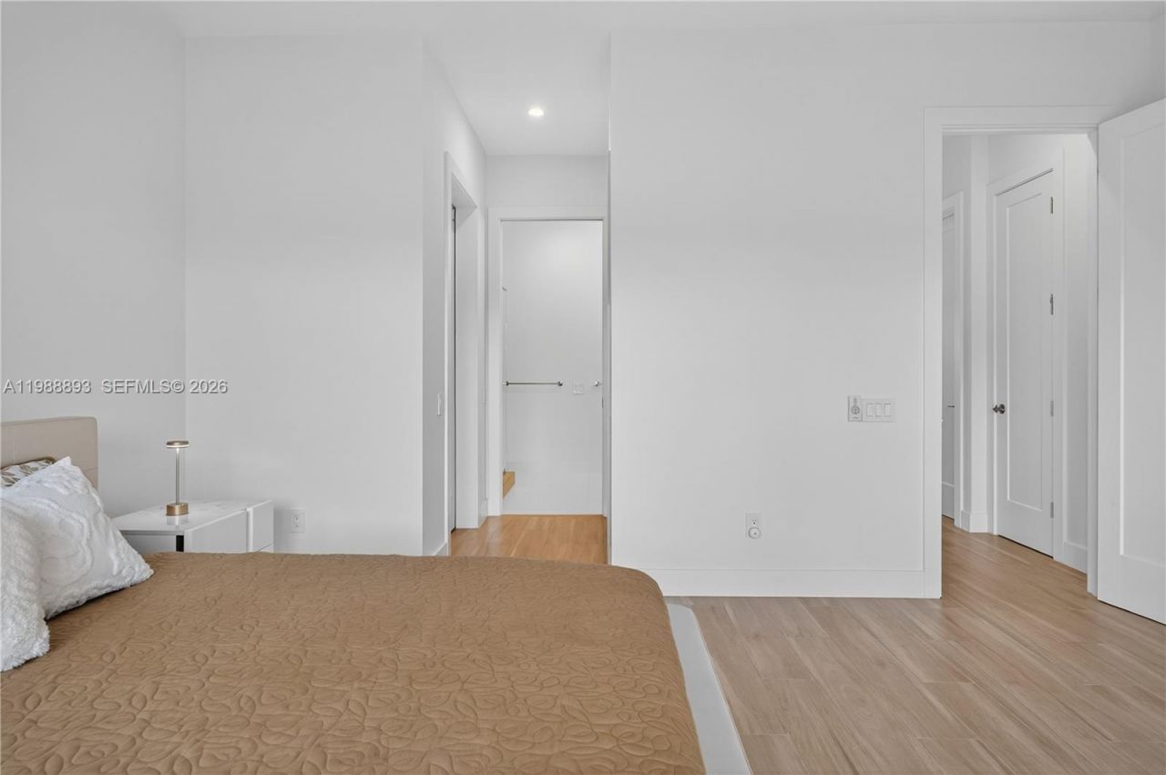 5999 E Brookfield Cir E , Hollywood, FL 33312 Photo