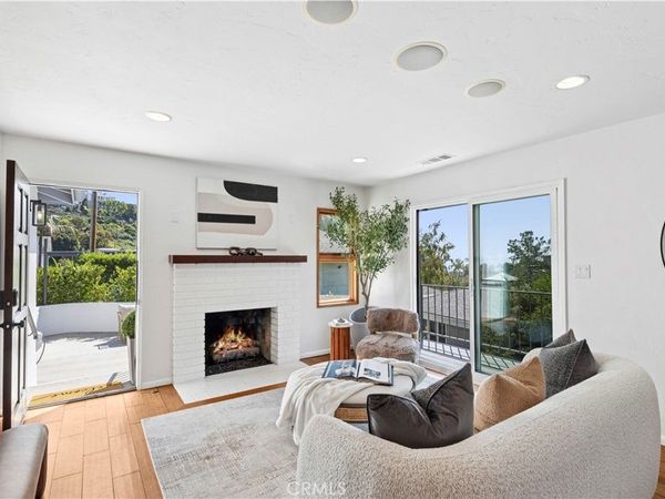 991 Meadowlark Drive, Laguna Beach, CA 92651