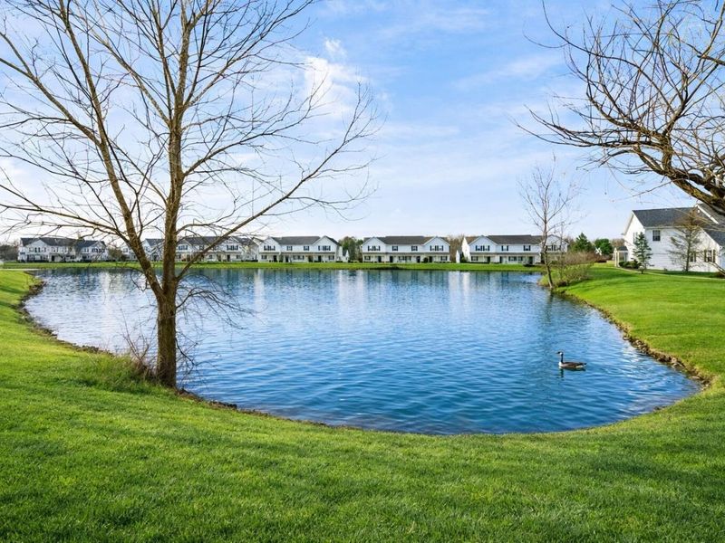 622 Lakeview Drive S, Grove City, OH 43123 Photo 2