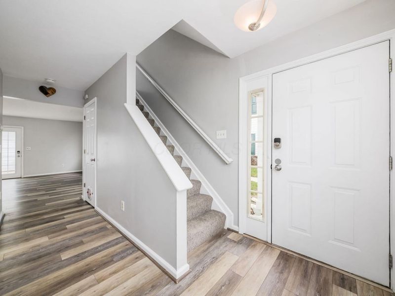 622 Lakeview Drive S, Grove City, OH 43123 Photo 3