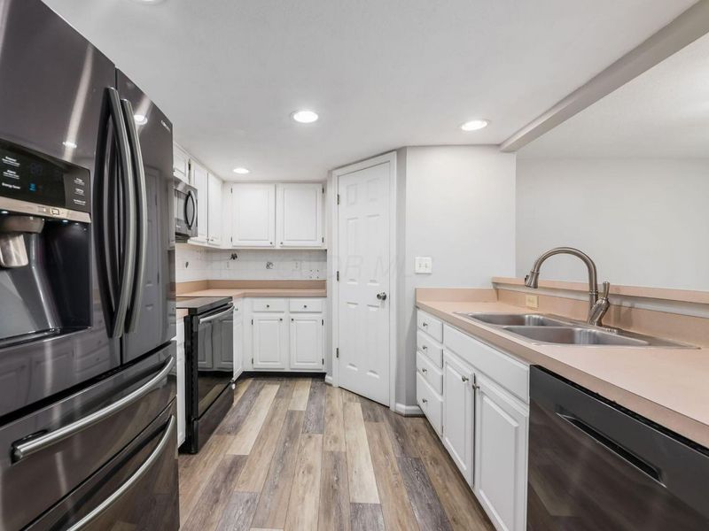 622 Lakeview Drive S, Grove City, OH 43123 Photo 4