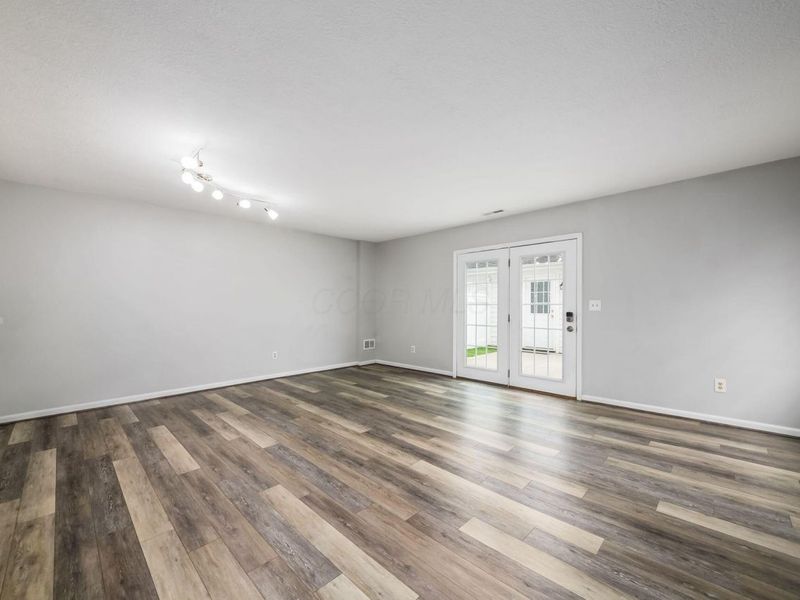 622 Lakeview Drive S, Grove City, OH 43123 Photo 6