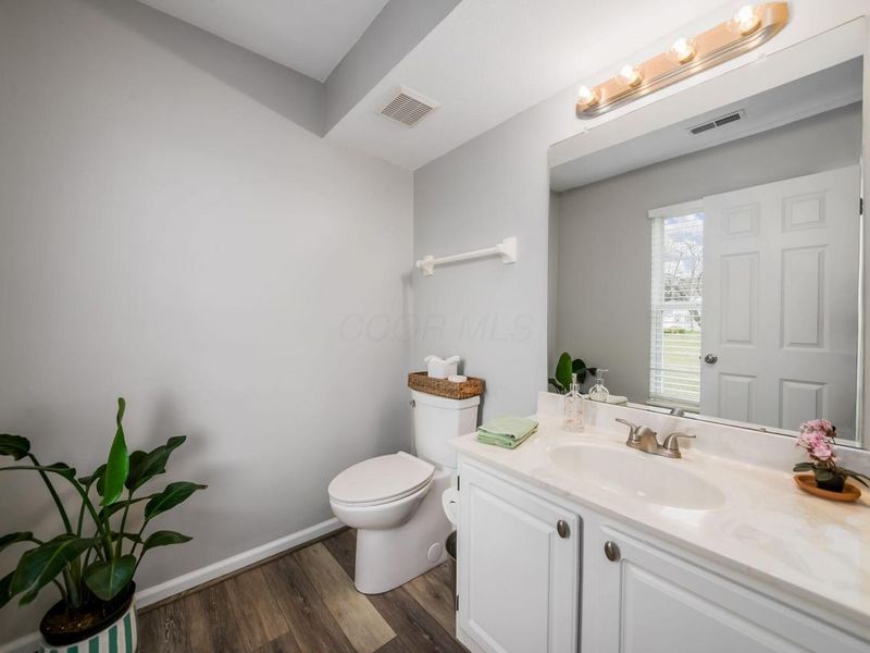 622 Lakeview Drive S, Grove City, OH 43123 Photo 8