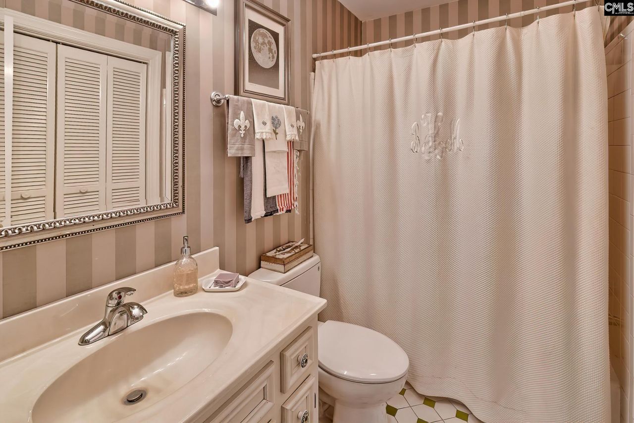 320 Hampton Trace Lane  Photo 23