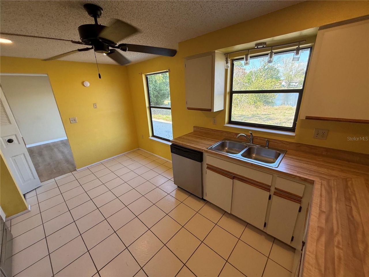 6608 36th Avenue Drive W, Bradenton, FL 34209 Photo