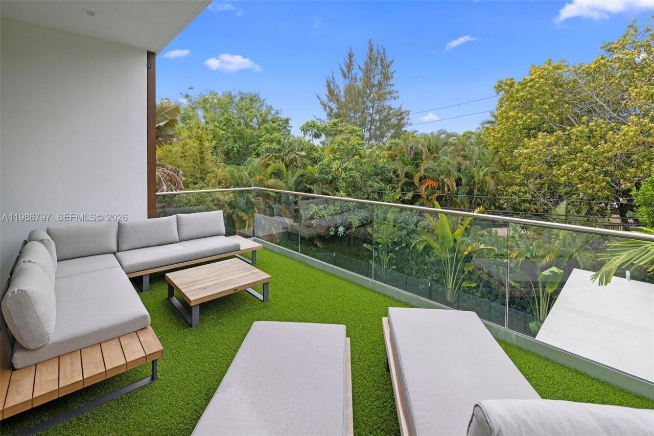 4534 Sheridan Ave, Miami Beach, FL 33140 Photo